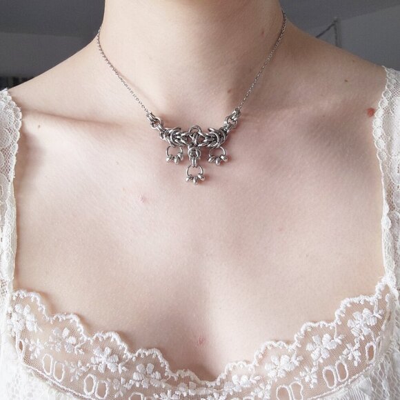 Gothic silver chandelier choker necklace ✦ unique silver choker necklace ✦ - Picture 4 of 5